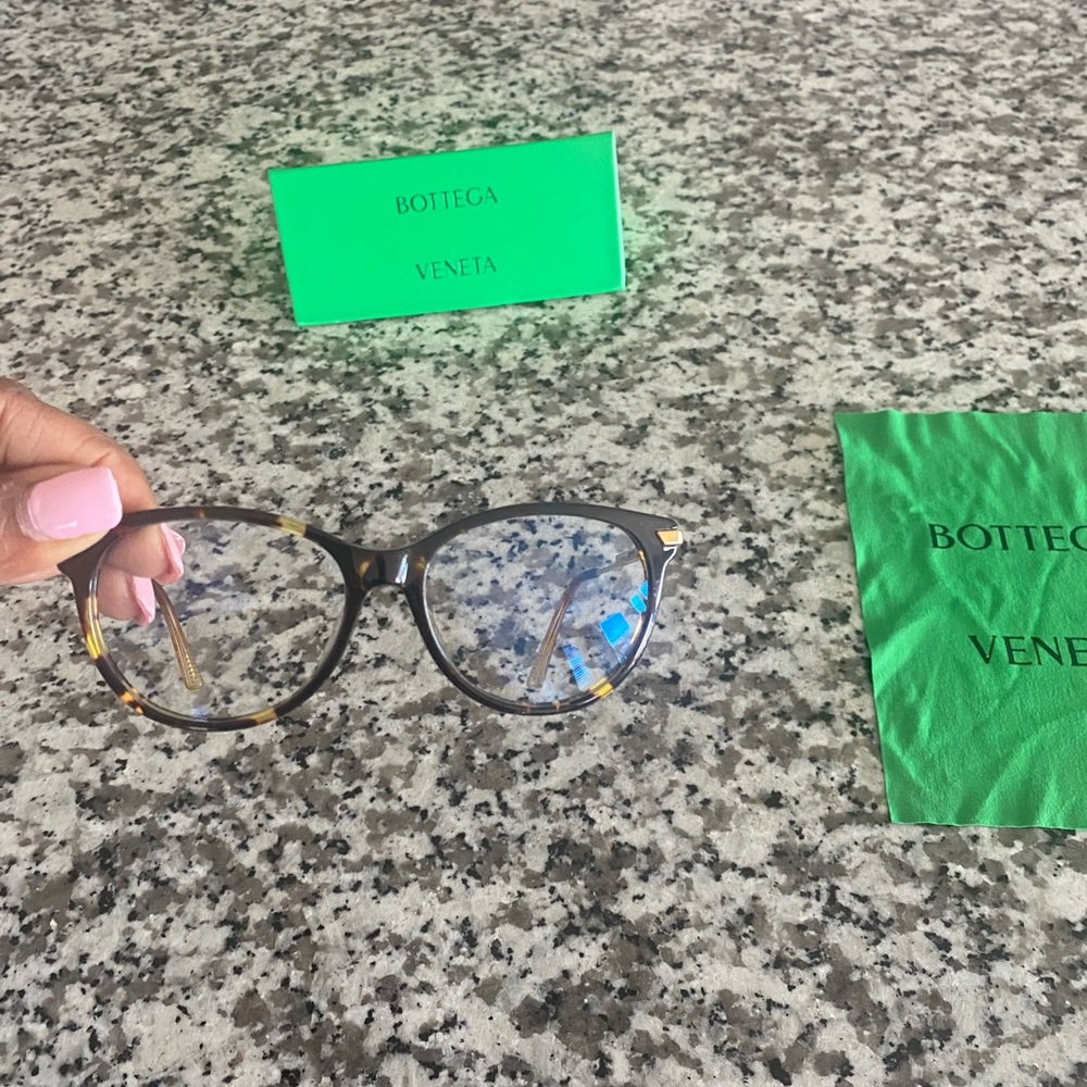 Tortoise frame Bottega Veneta non-prescription glasses